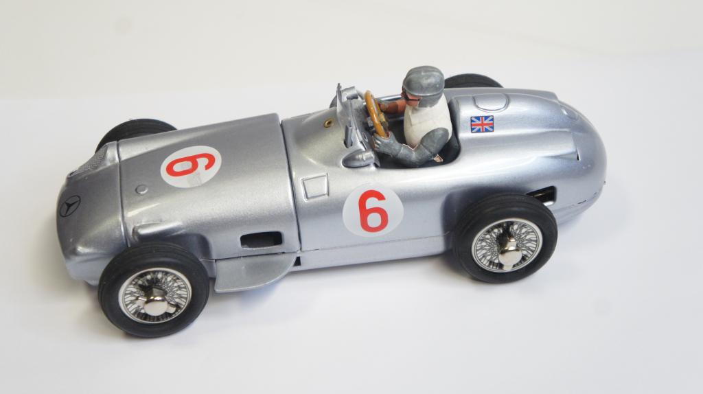 Schuco - studio - 1050 - Voiture mécanique Mercedes grand