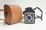 MOM Fotobox 6x6 fényképezőgép, Achromat 7,7/75mm objektív ; cca.: 1959-63.