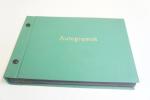 Autogramok feliratú fotó üres album