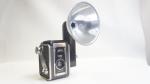 Kodak Duaflex IV 620-as fényképezőgép rászerelhető Kodak egyes vakuval cca.: 1947-60.