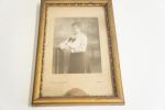 Régi fotó keretben, üvegezve - fiatal hölgy